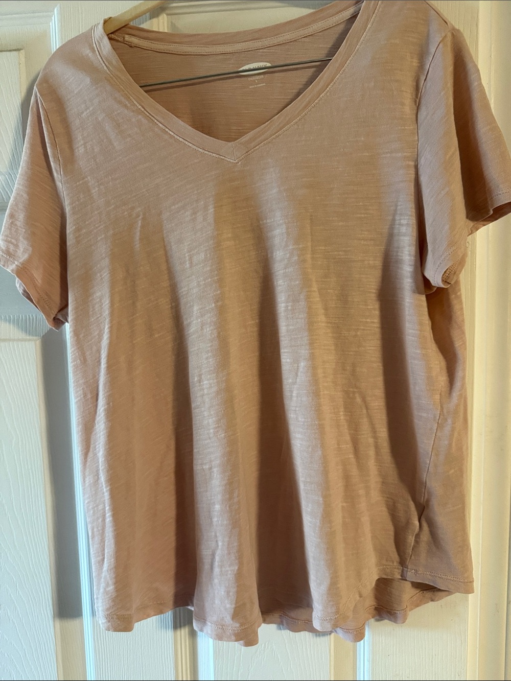 Old Navy Short Sleeve V-Neck Tee in Dusty Rose